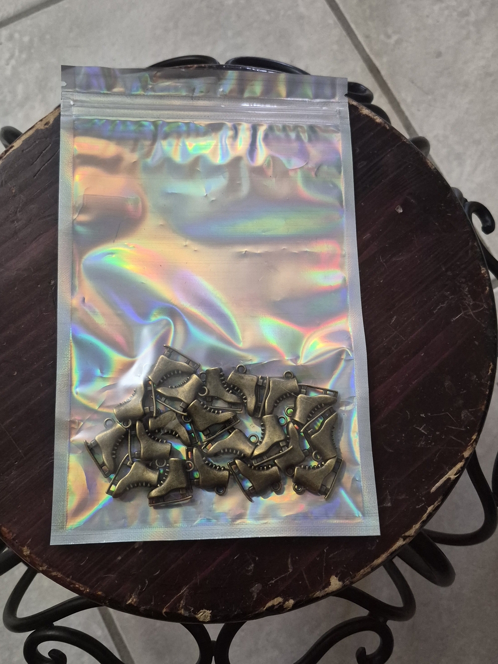 20 PCS Metal Antique Bronze Color Ice Skates Jewelry Making supplies charms.